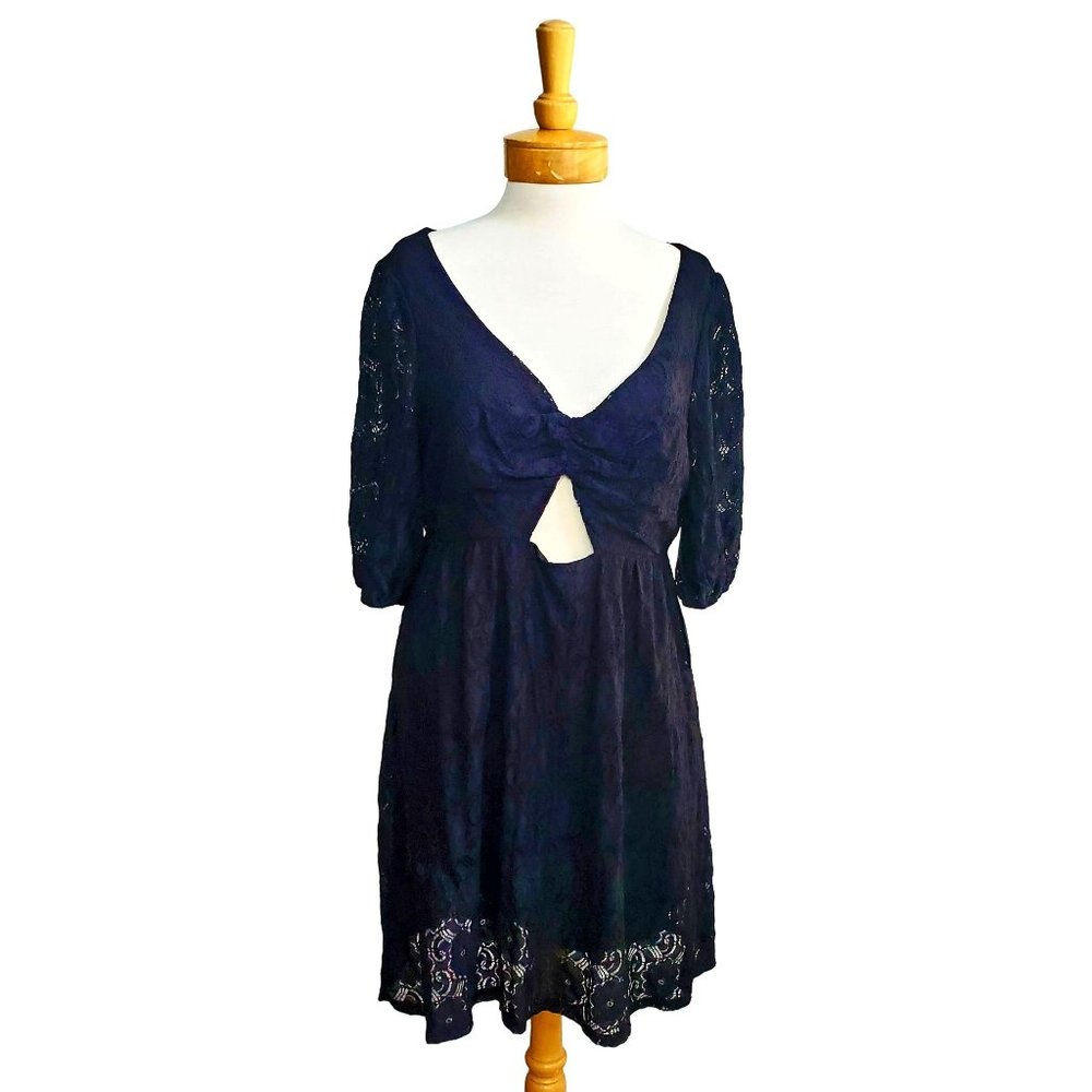 SALE NSR  NWT Black Lace Dress Stretch Puff Sleeves Keyhole Front Lined Party XL
